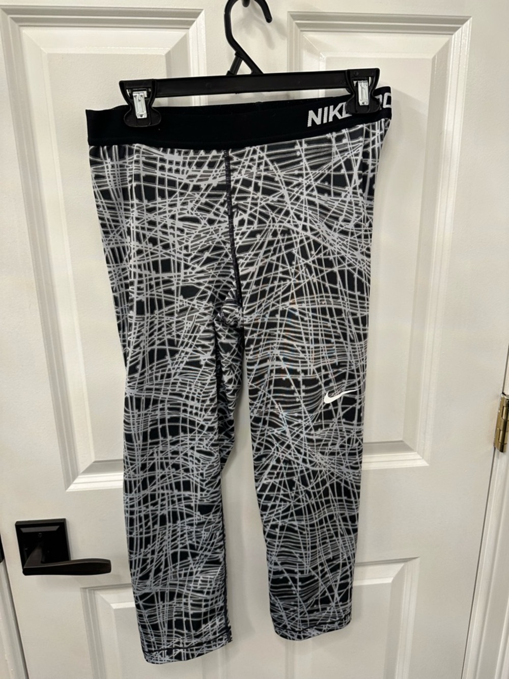 Nike Pro Women’s Cool Tracer 3/4 legging Capris